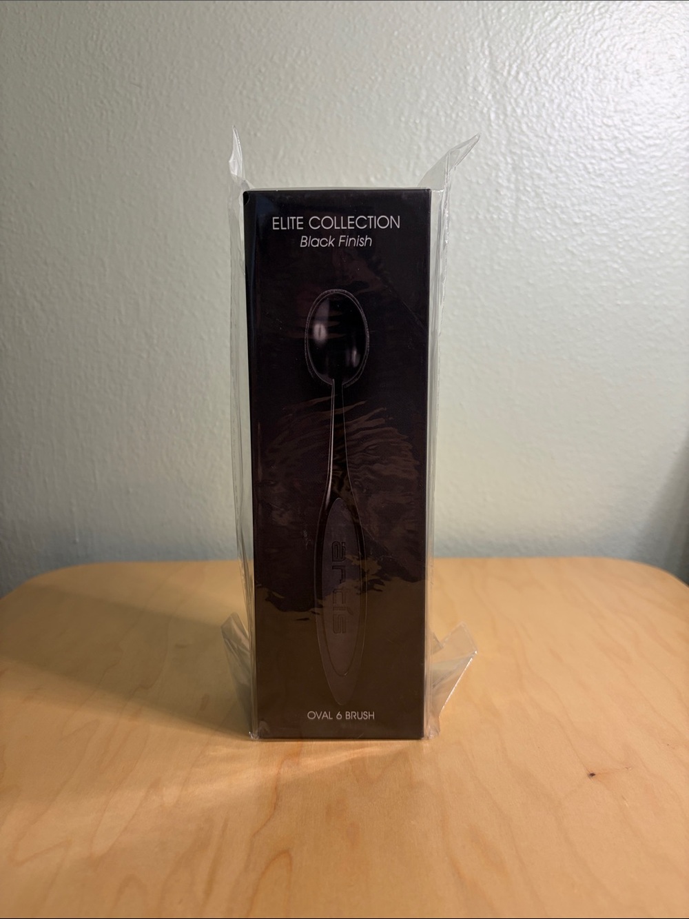 NIB Artis Elite Collection Oval 6 Brush
